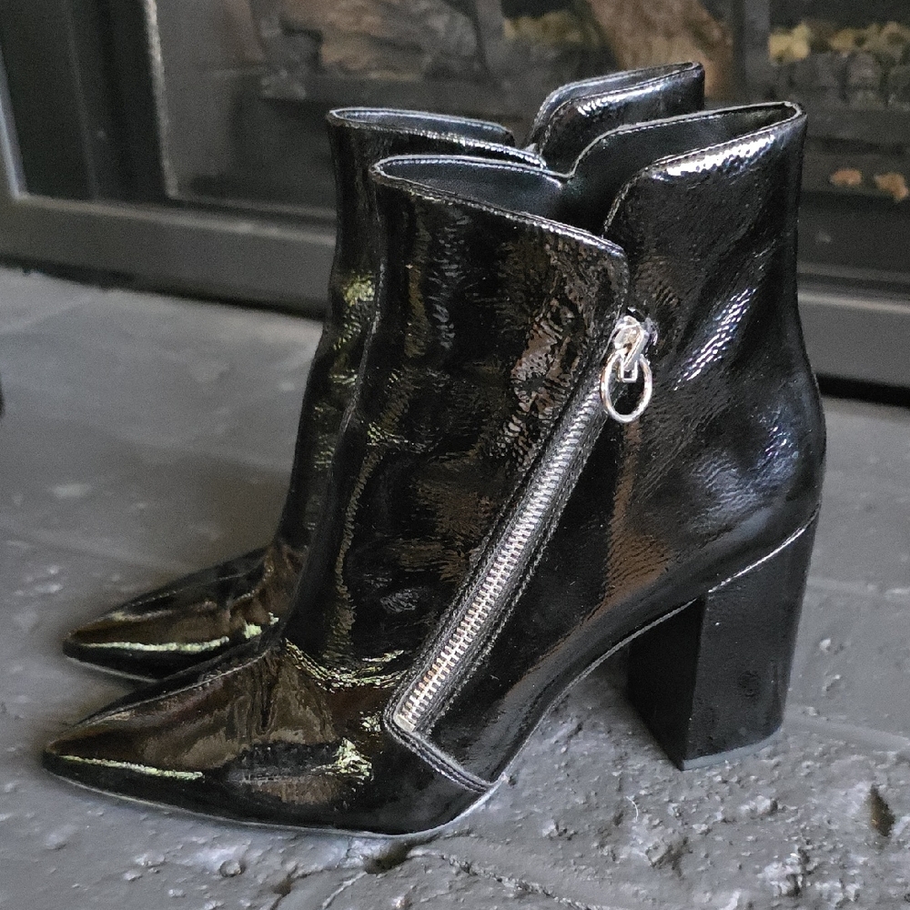 Nine West Black Ankle Booties with Sleek Design